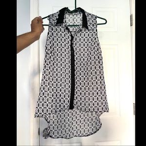 Sleeveless chiffon shirt